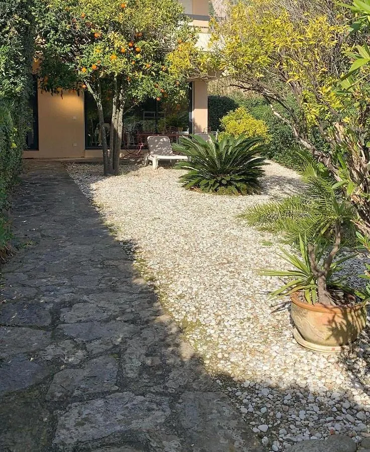Les Sarments Apartment Le Lavandou France